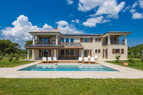 Villa Campagna near Fažana with 7250m2 large garden and sauna